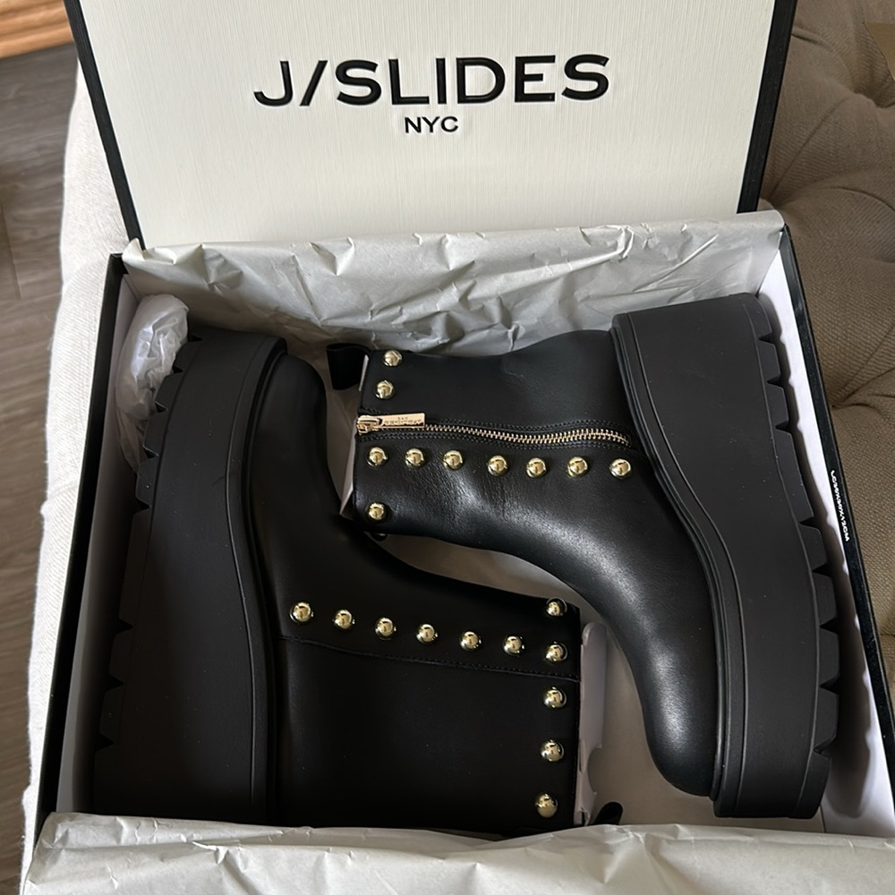 Black Leather Platform Studded Boot with Lug Sole - New in Box - Picture 2 of 7
